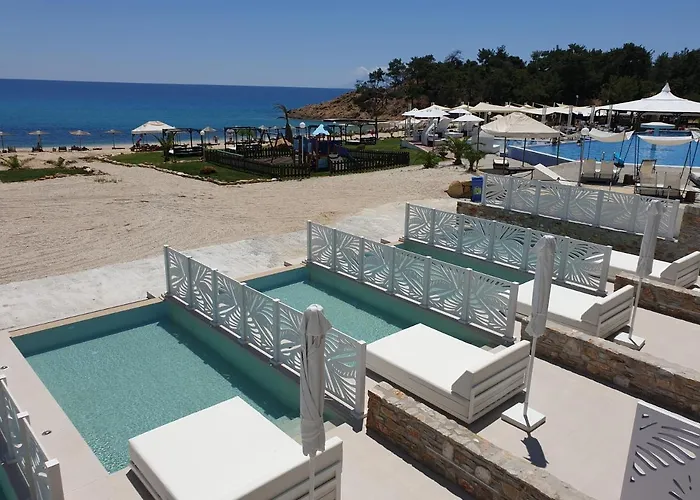 Blue Dream Palace Tripiti Hotel